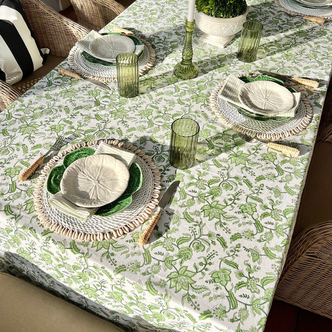 How to create the perfect outdoor table setting