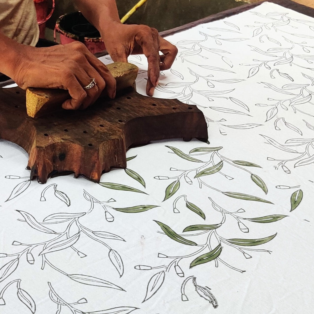 Red flowering gums square tablecloth